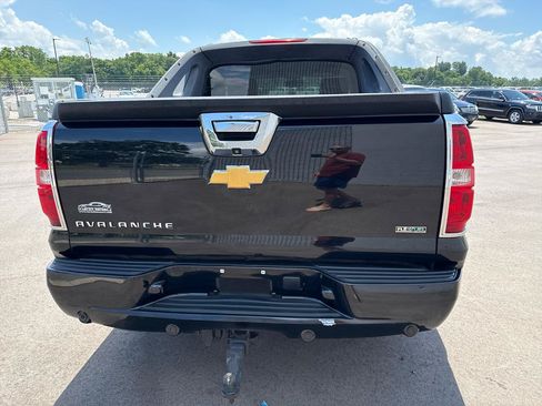 Used 2012 Chevrolet Avalanche LTZ AWD/4WD image 6
