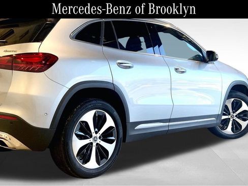 Used 2025 Mercedes-Benz GLA 250 4MATIC image 12