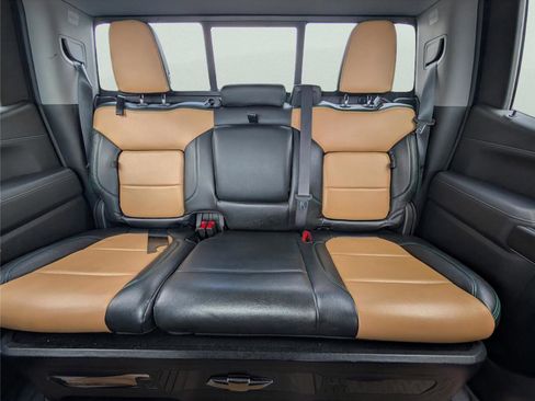 Used 2019 Chevrolet Silverado 1500 RST image 17