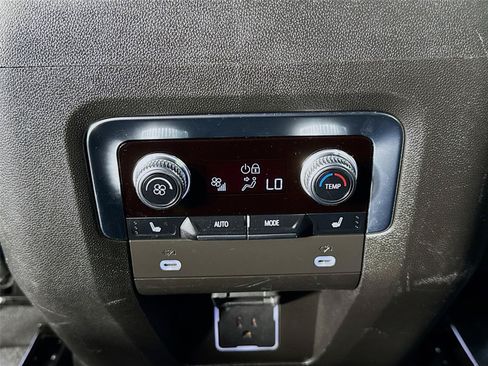 Used 2023 GMC Yukon SLT w/ SLT Premium Package RWD image 27