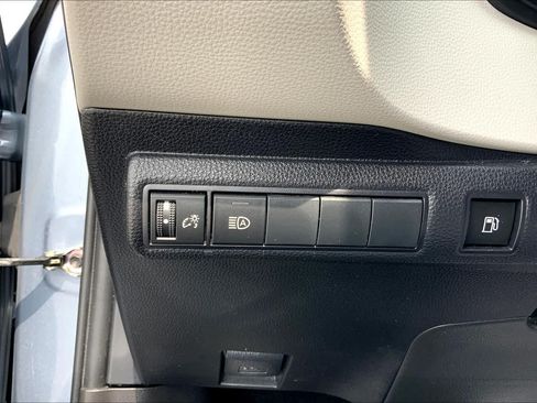 Used 2022 Toyota Corolla LE FWD image 33
