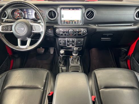 Used 2020 Jeep Gladiator Overland AWD/4WD image 3