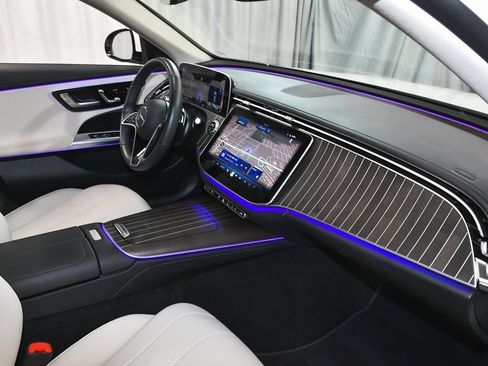 Used 2025 Mercedes-Benz E 450 4MATIC Sedan image 60