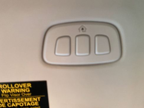 Certified 2025 Ford Escape Platinum image 31