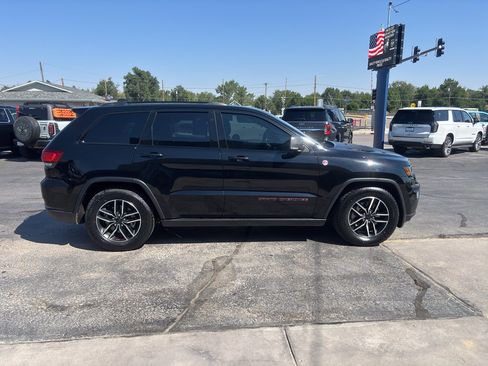 Used 2021 Jeep Grand Cherokee Trailhawk w/ Trailhawk Luxury Group AWD/4WD image 5