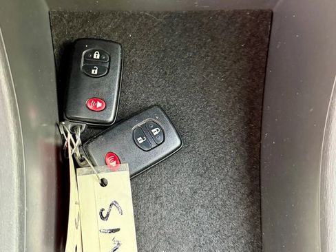 Used 2012 Toyota Prius V Three image 22