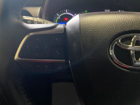 Used 2021 Toyota Highlander XLE image 10