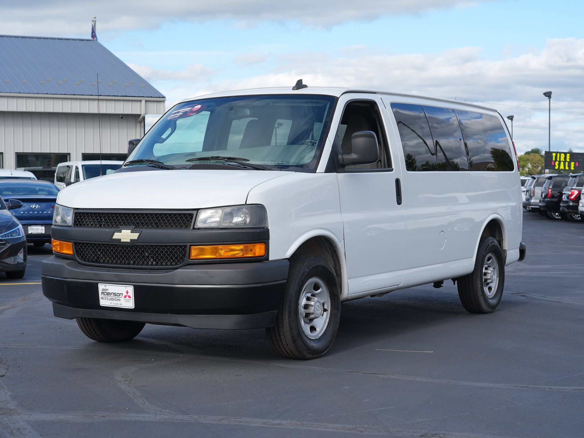 Used 2019 Chevrolet Express 2500 LS w/ Driver Convenience Package RWD image 8