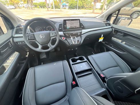 New 2026 Honda Odyssey Touring image 22