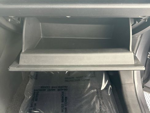 Used 2022 Toyota RAV4 LE image 31