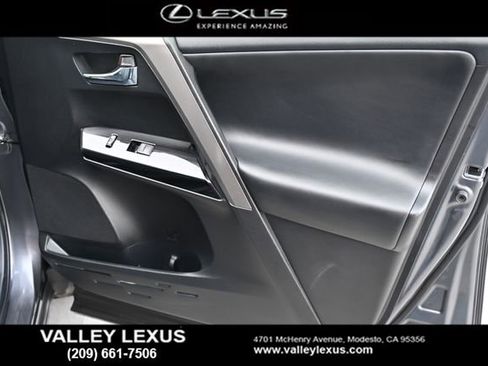 Used 2018 Toyota RAV4 Limited w/ Advanced Technology Package image 18