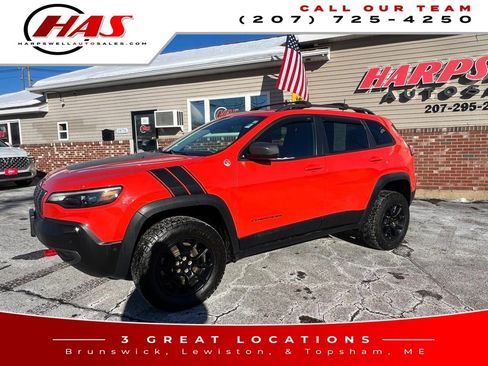 Used 2021 Jeep Cherokee Trailhawk w/ Technology Group image 2