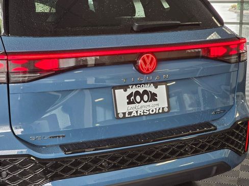 New 2026 Volkswagen Tiguan SEL R-Line AWD/4WD image 12