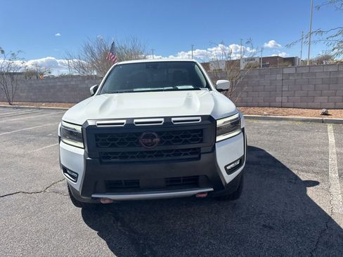 Used 2025 Nissan Frontier Pro-X w/ Pro Convenience Package image 2