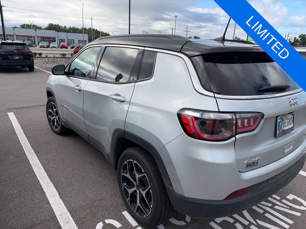 Used 2025 Jeep Compass Limited w/ Sun & Sound Group AWD/4WD image 5