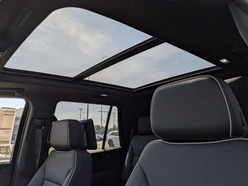 New 2026 GMC Yukon Elevation w/ Elevation Premium Package AWD/4WD image 11