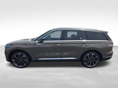 Used 2025 Lincoln Aviator Reserve w/ Equipment Group 201A AWD/4WD image 5