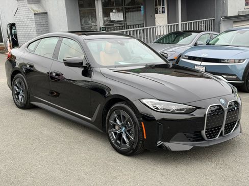 Used 2023 BMW i4 eDrive35 w/ Premium Package RWD image 3