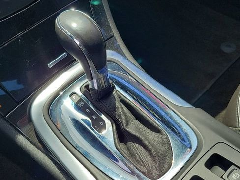 Used 2015 Buick Regal Premium FWD image 17