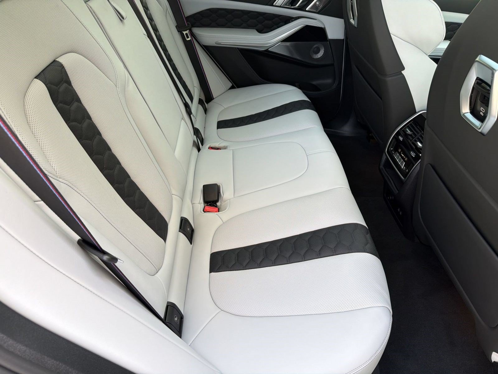 New 2026 BMW X5 M Competition w/ Executive Package AWD/4WD image 30
