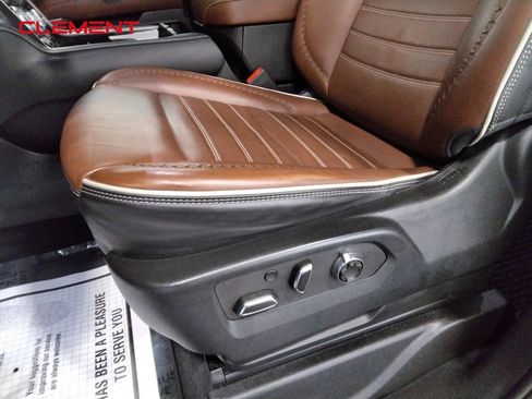 Used 2023 GMC Yukon Denali Ultimate image 28