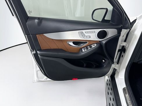 Certified 2022 Mercedes-Benz GLC 300 image 24