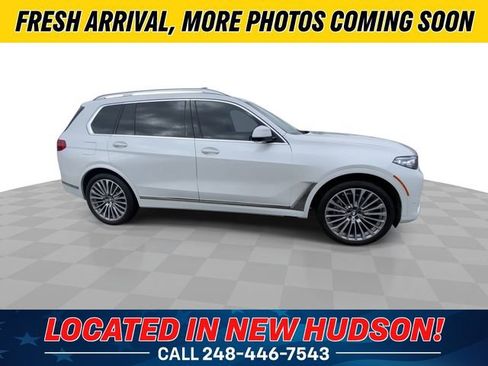 Used 2022 BMW X7 xDrive40i w/ Premium Package AWD/4WD image 3