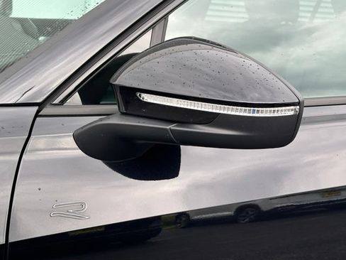 Certified 2025 Volkswagen Tiguan SE R-Line AWD/4WD image 11