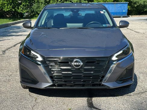 Certified 2023 Nissan Altima 2.5 SV w/ SV Premium Package image 3