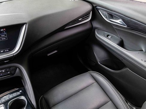 Used 2023 Buick Envision Essence image 18