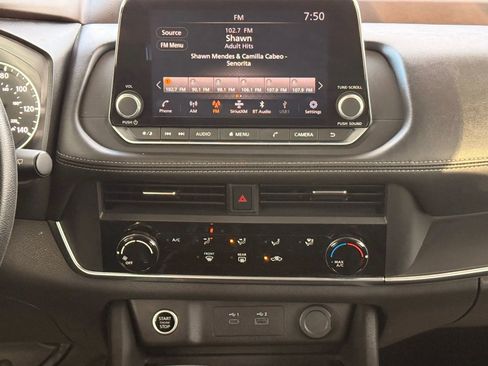 Used 2023 Nissan Rogue S image 74