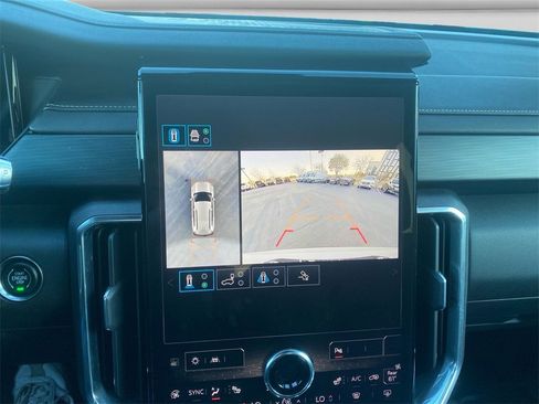 Used 2024 GMC Acadia Elevation image 17