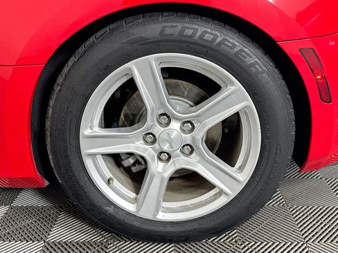 Used 2018 Chevrolet Camaro LT w/ Technology Package RWD image 31