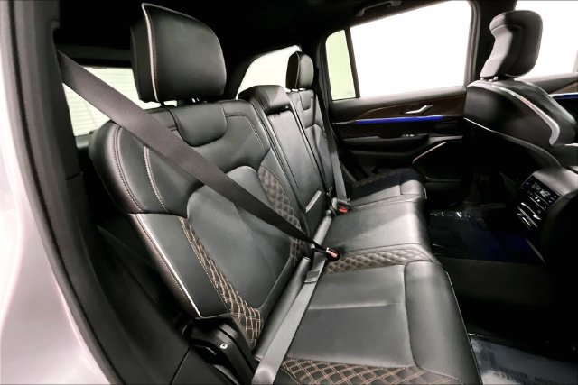 Used 2025 Jeep Grand Cherokee Summit w/ Obsidian Package AWD/4WD image 26