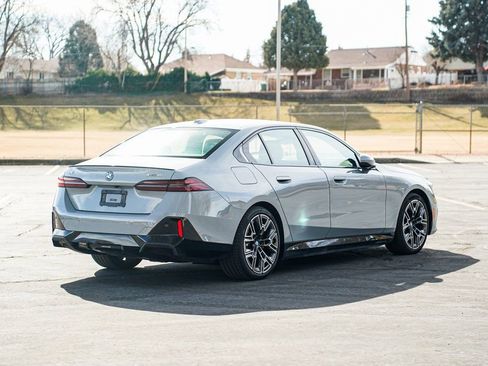 Used 2025 BMW i5 xDrive40 w/ M Sport Package image 5