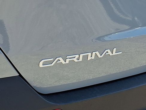 New 2026 Kia Carnival EX FWD image 22