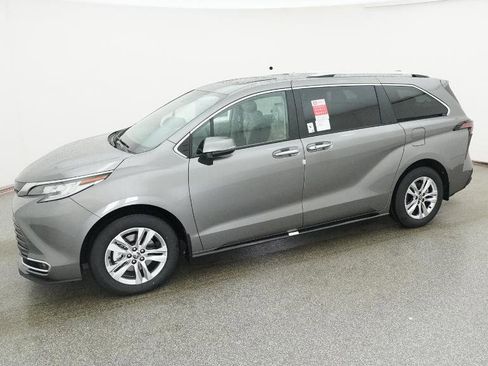 New 2026 Toyota Sienna Limited image 51
