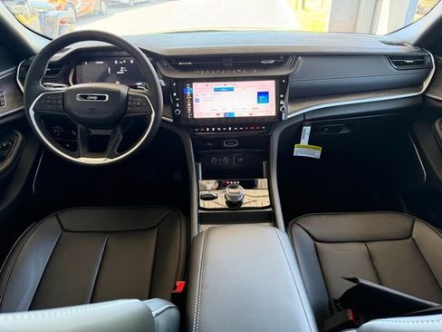 New 2026 Jeep Grand Cherokee Limited AWD/4WD image 24