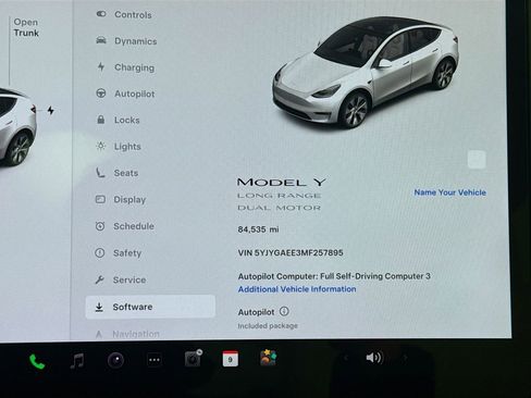 Used 2021 Tesla Model Y Long Range image 9