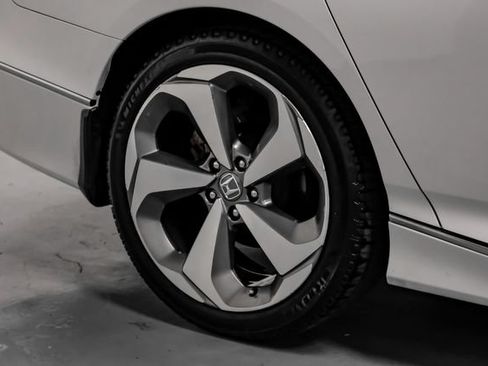 Used 2019 Honda Accord Touring image 49