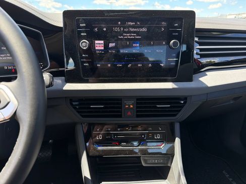 Certified 2025 Volkswagen Jetta SE FWD image 15