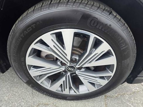 Used 2023 Audi Q4 e-tron Premium Plus w/ Premium Plus image 9