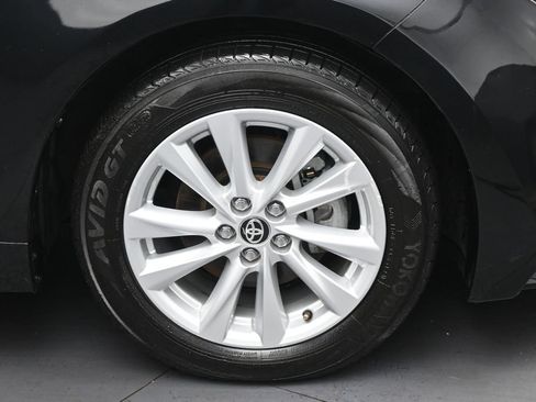 Used 2025 Toyota Corolla LE w/ LE Premium Package FWD image 12