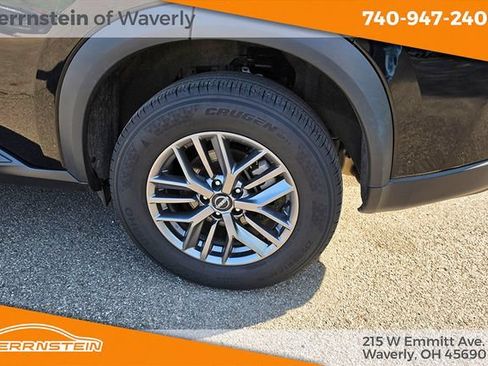 Used 2024 Nissan Rogue S AWD/4WD image 24