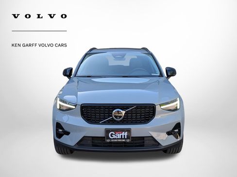 Used 2024 Volvo XC40 B5 Ultimate w/ Protection Package Premier AWD/4WD image 9