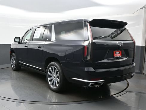 Used 2023 Cadillac Escalade ESV Premium Luxury Platinum AWD/4WD image 4