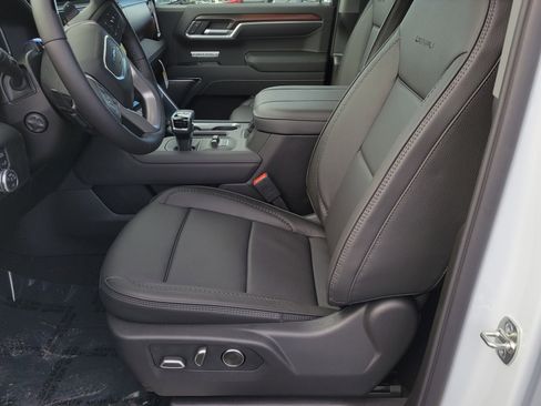 New 2026 GMC Sierra 1500 Denali image 9