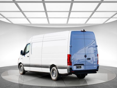 Used 2024 Mercedes-Benz eSprinter 170 Cargo image 2