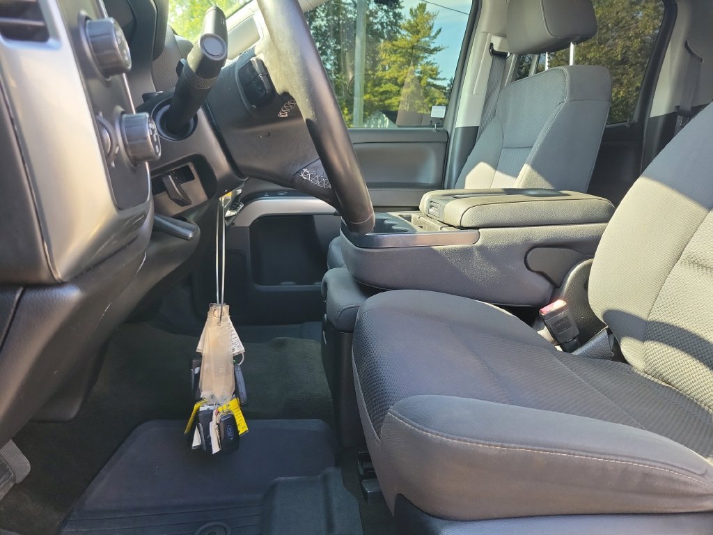 Used 2018 Chevrolet Silverado 1500 LT w/ Redline Edition AWD/4WD image 27