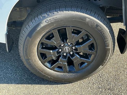 Certified 2023 Nissan Frontier SV w/ Midnight Edition Package image 8